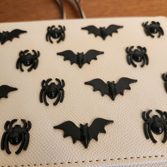 NWT Betsey Johnson Halloween White Bat Spider Purse - Picture 4 of 6